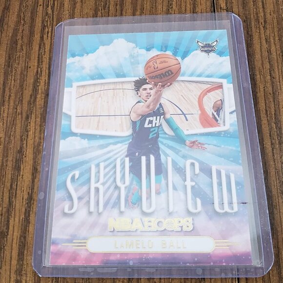 NBA Hoops 2022 - 2023 LaMelo Ball Skyview Charlotte Hornets #5 - Picture 3 of 4